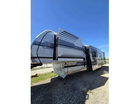 More photos of 2026 Keystone Fuzion 432 at Liberty Trail RV - Denton, TX