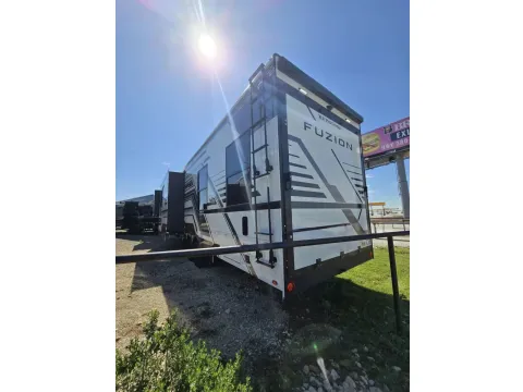 More photos of 2026 Keystone Fuzion 432 at Liberty Trail RV - Denton, TX
