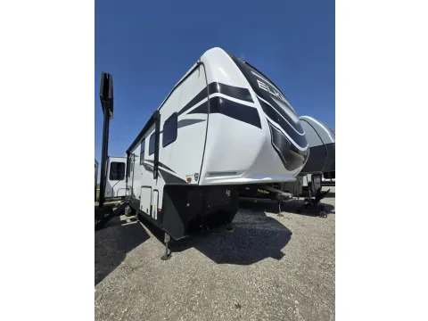 Another view of 2022 Heartland Elkridge 37BAR for sale in Valley View, TX at Liberty Trail RV - Denton