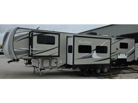 Photos of 2022 Highland Ridge Mesa Ridge 376FBH for sale in Valley View, TX at Liberty Trail RV - Denton