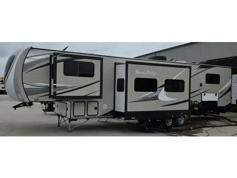 Photos of 2022 Highland Ridge Mesa Ridge 376FBH for sale in Valley View, TX at Liberty Trail RV - Denton