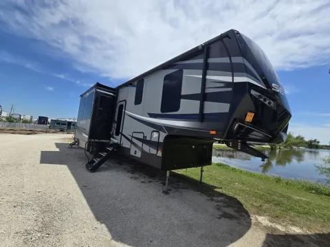 Another view of 2020 Jayco Siesmic 4114 for sale in Valley View, TX at Liberty Trail RV - Denton