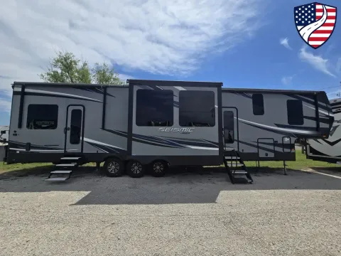 Unknown 2020 Jayco Seismic 4114 for sale in Valley View, TX