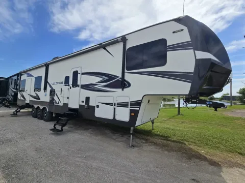 Photos of 2017 Dutchmen Voltage 3815 for sale in Valley View, TX at Liberty Trail RV - Denton