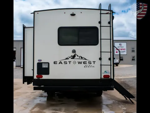 More photos of 2021 East To West Alta 2350RK at Liberty Trail RV - Denton, TX