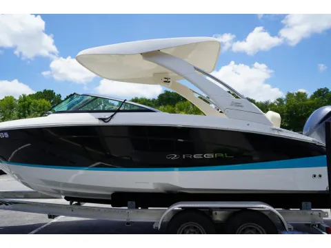 More photos of 2023 Regal LX4 at Longshore Boats Charleston, SC