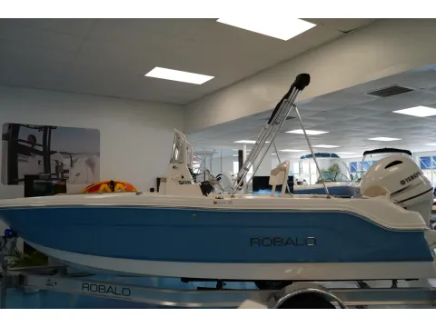 Another view of 2026 Robalo R160 Center Console for sale in Charleston, SC at Longshore Boats Charleston