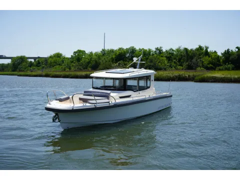 Photos of 2024 Nimbus Commuter 9 for sale in Charleston, SC at Longshore Boats Charleston