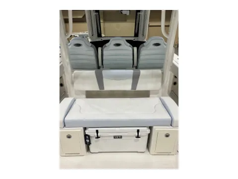 Another view of 2026 Robalo R300 Center Console for sale in Charleston, SC at Longshore Boats Charleston