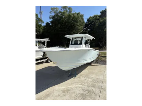 Photos of 2026 Robalo R300 Center Console for sale in Charleston, SC at Longshore Boats Charleston