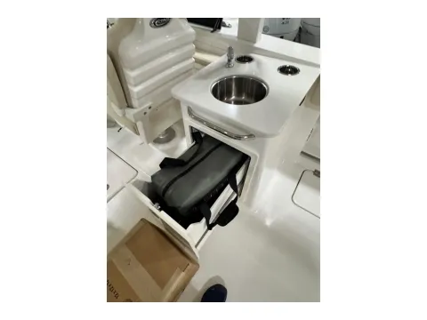 More photos of 2026 Robalo R257 Dual Console at Longshore Boats Charleston, SC