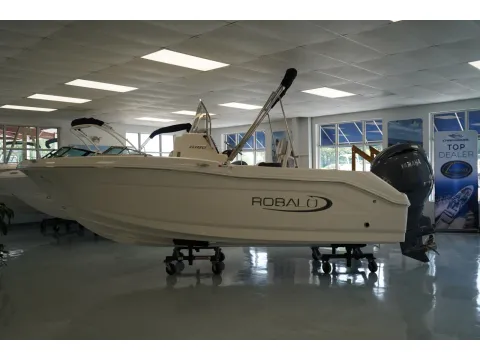 More photos of 2026 Robalo R180 Center Console at Longshore Boats Charleston, SC