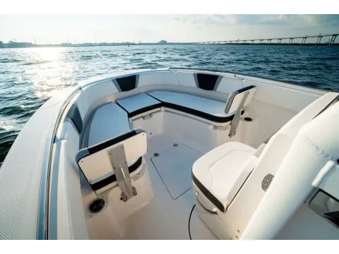 Photos of 2026 Robalo R250 Center Console for sale in Charleston, SC at Longshore Boats Charleston