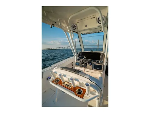 Another view of 2026 Robalo R250 Center Console for sale in Charleston, SC at Longshore Boats Charleston