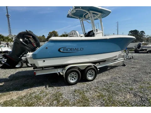 Another view of 2026 Robalo R232 Explorer for sale in Charleston, SC at Longshore Boats Charleston