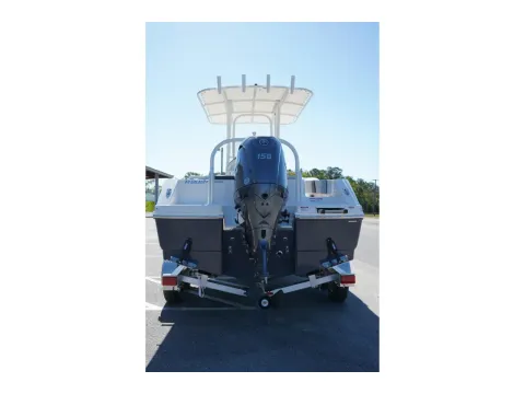 Photos of 2026 Robalo R202 Explorer for sale in Charleston, SC at Longshore Boats Charleston