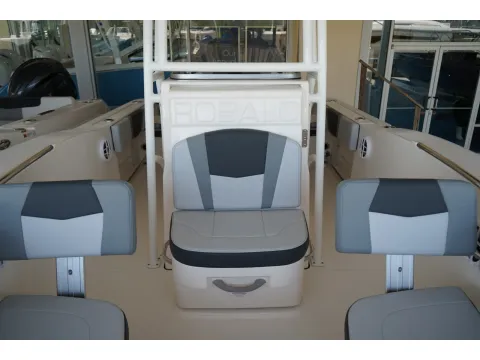 More photos of 2026 Robalo R200 Center Console at Longshore Boats Charleston, SC