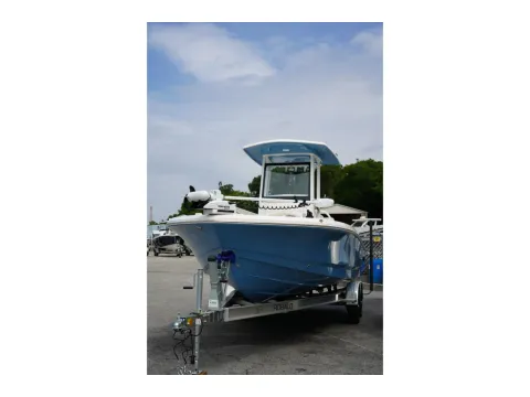 Photos of 2026 Robalo 246 Cayman for sale in Charleston, SC at Longshore Boats Charleston