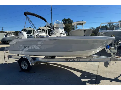Photos of 2026 Robalo R160 Center Console for sale in Charleston, SC at Longshore Boats Charleston
