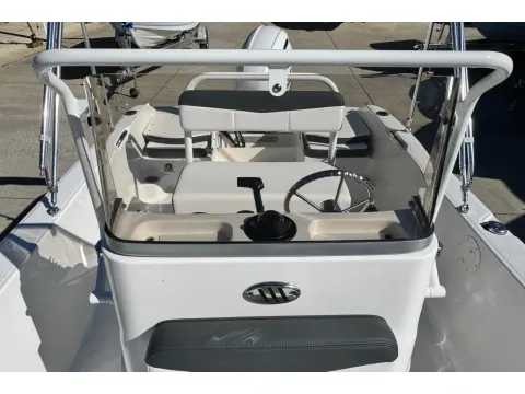 More photos of 2026 Robalo R160 Center Console at Longshore Boats Charleston, SC