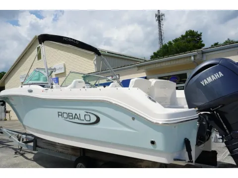 Another view of 2025 Robalo R207 Dual Console for sale in Charleston, SC at Longshore Boats Charleston