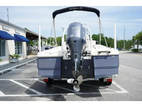 More photos of 2020 Robalo 206 Cayman at Longshore Boats Charleston, SC
