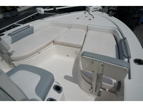 More photos of 2020 Robalo 206 Cayman at Longshore Boats Charleston, SC