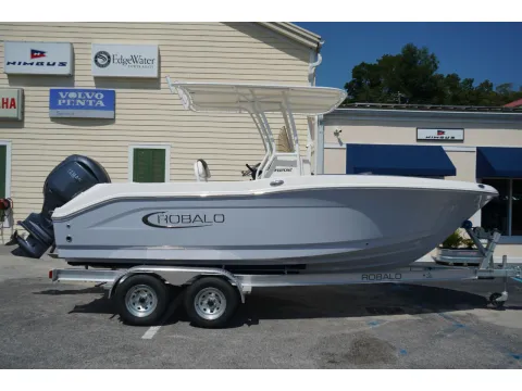 Photos of 2026 Robalo R202 Explorer for sale in Charleston, SC at Longshore Boats Charleston