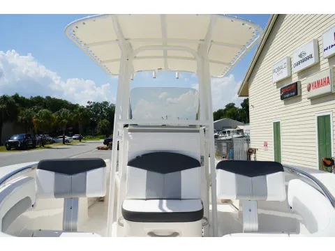 More photos of 2026 Robalo R202 Explorer at Longshore Boats Charleston, SC