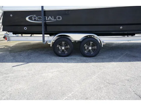 More photos of 2019 Robalo 246 Cayman at Longshore Boats Charleston, SC