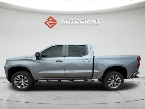 More photos of 2021 Chevrolet Silverado 1500 RST at AutoGiant USA Indianapolis, IN