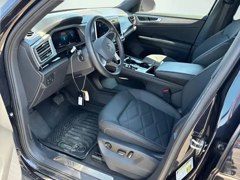 More photos of 2024 Volkswagen Atlas Cross Sport 2.0T SE w/Technology at AutoGiant USA Indianapolis, IN