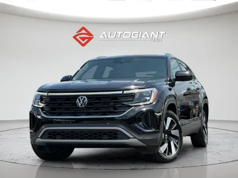 Photos of 2024 Volkswagen Atlas Cross Sport 2.0T SE w/Technology for sale in Indianapolis, IN at AutoGiant USA Indianapolis