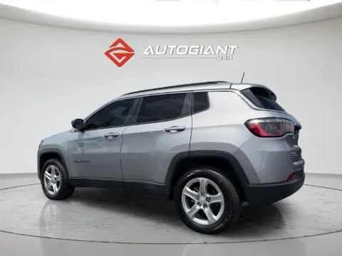 More photos of 2023 Jeep Compass Latitude at AutoGiant USA Indianapolis, IN