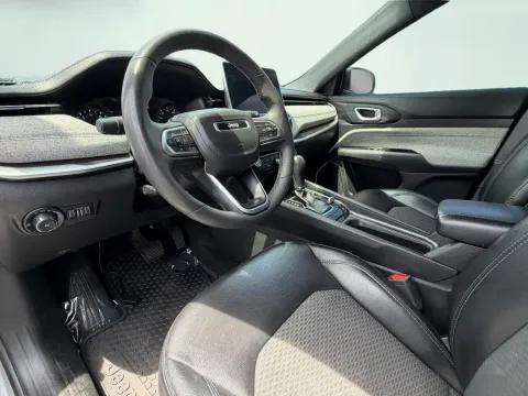 Photos of 2023 Jeep Compass Latitude for sale in Indianapolis, IN at AutoGiant USA Indianapolis