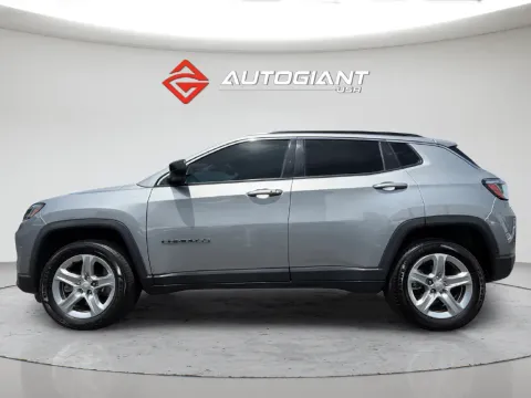 More photos of 2023 Jeep Compass Latitude at AutoGiant USA Indianapolis, IN