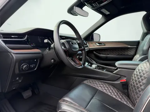 Photos of 2022 Jeep Grand Cherokee Summit 4xe for sale in Indianapolis, IN at AutoGiant USA Indianapolis
