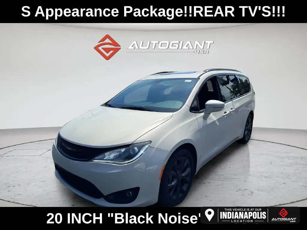 White 2019 Chrysler Pacifica Limited for sale in Indianapolis, IN