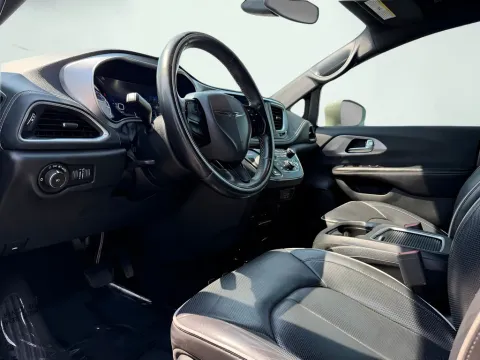 More photos of 2019 Chrysler Pacifica Limited at AutoGiant USA Indianapolis, IN