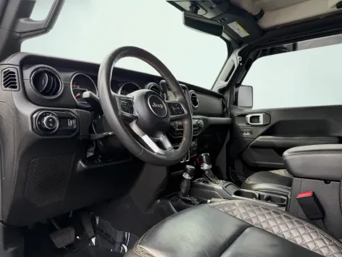 Photos of 2023 Jeep Gladiator Overland for sale in Indianapolis, IN at AutoGiant USA Indianapolis