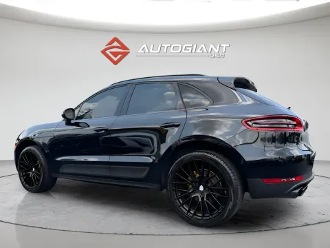 More photos of 2018 Porsche Macan at AutoGiant USA Indianapolis, IN
