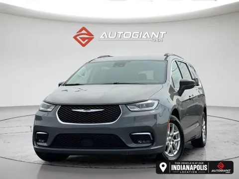 Gray 2022 Chrysler Pacifica Touring L for sale in Indianapolis, IN