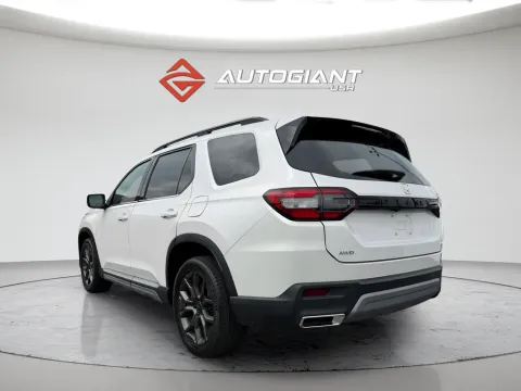More photos of 2024 Honda Pilot Elite at AutoGiant USA Indianapolis, IN