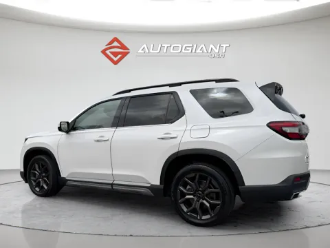 More photos of 2024 Honda Pilot Elite at AutoGiant USA Indianapolis, IN