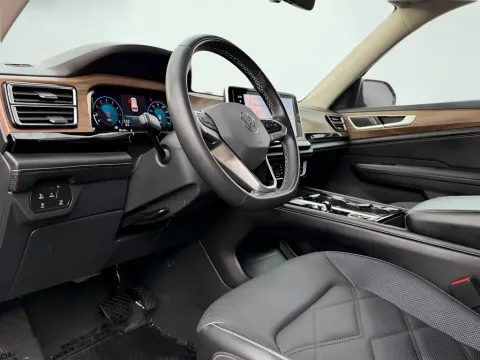 Photos of 2024 Volkswagen Atlas 2.0T SE w/Technology for sale in Indianapolis, IN at AutoGiant USA Indianapolis