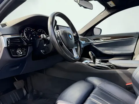 Photos of 2017 BMW 5 Series 540i for sale in Indianapolis, IN at AutoGiant USA Indianapolis
