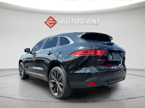 More photos of 2019 Jaguar F-PACE 30t Portfolio at AutoGiant USA Indianapolis, IN