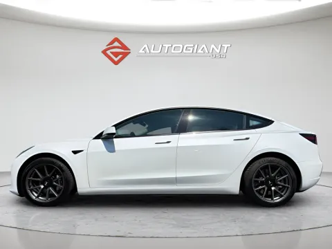 Photos of 2022 Tesla Model 3 Long Range for sale in Indianapolis, IN at AutoGiant USA Indianapolis