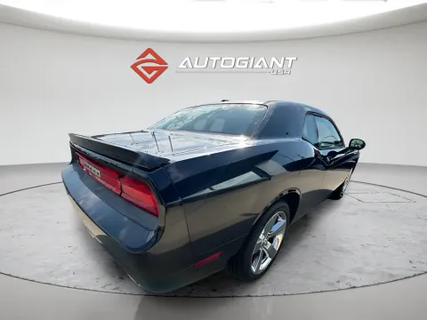 More photos of 2010 Dodge Challenger R/T at AutoGiant USA Indianapolis, IN