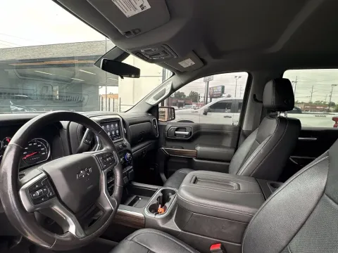 Photos of 2021 Chevrolet Silverado 1500 LT Trail Boss for sale in Indianapolis, IN at AutoGiant USA Indianapolis